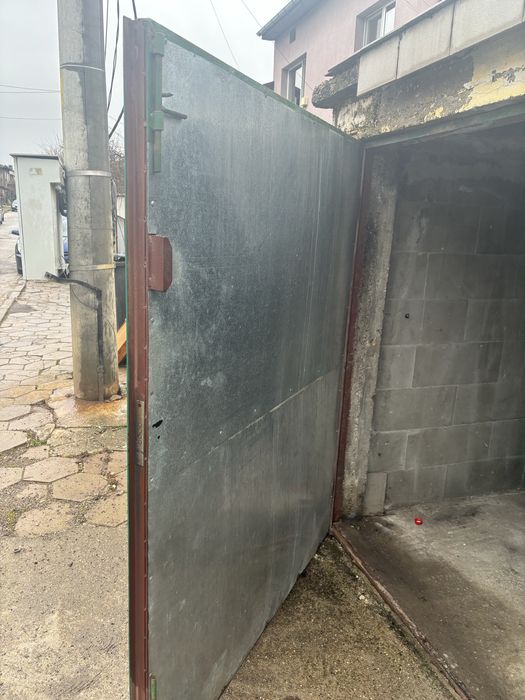 Врати за гараж с изолация