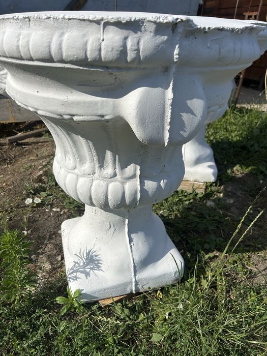 Vaze din beton ornamenatel