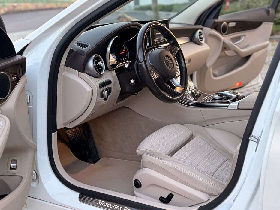 Mercedes-Benz C-Class W205 4Matic AirMatic | 2.0 Benzină | AMG | Panoramic | Istoric Reprezentanță