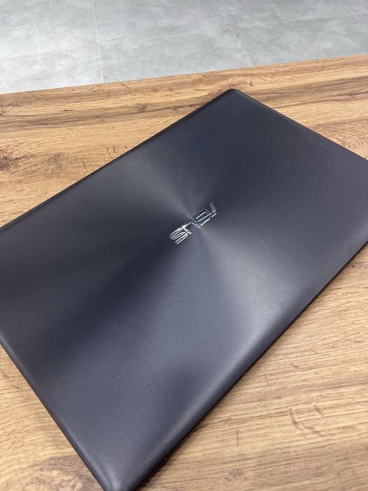 Ноутбук Asus X550C