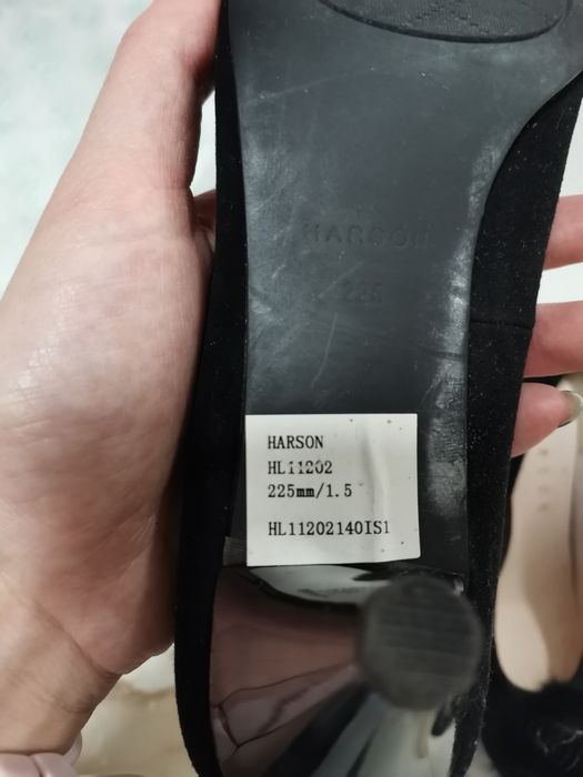 Черни обувки с велур и естествена кожа