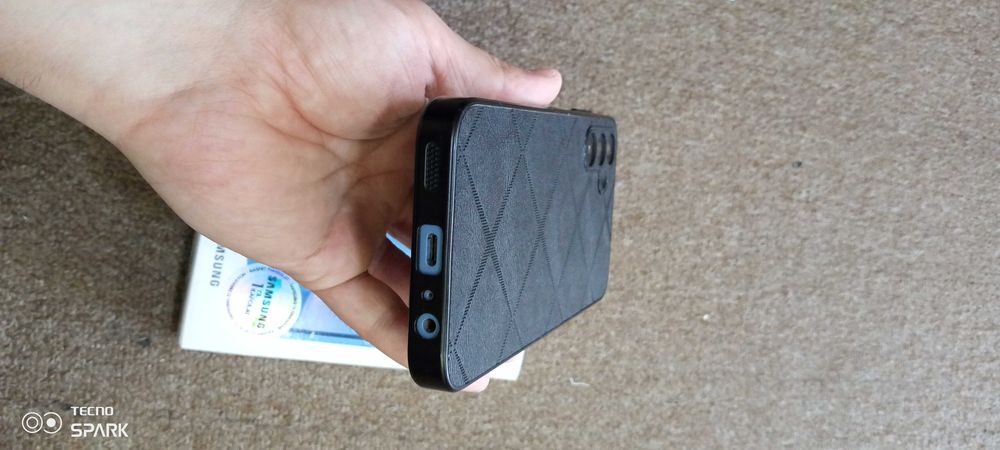 Samsung A15 yaxshi holatda