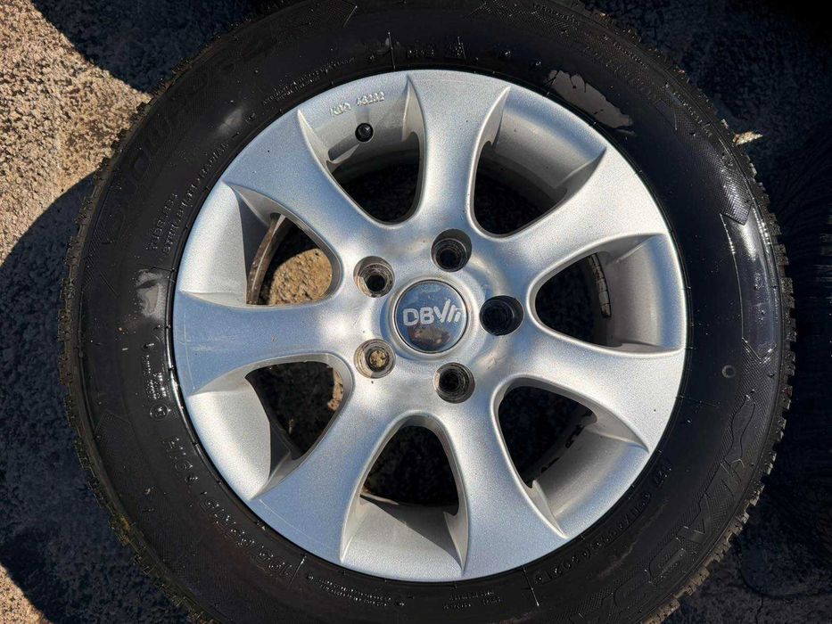 Алуминиеви лети джанти 15" 5х114,3 със зимни гуми Lassa 195/65