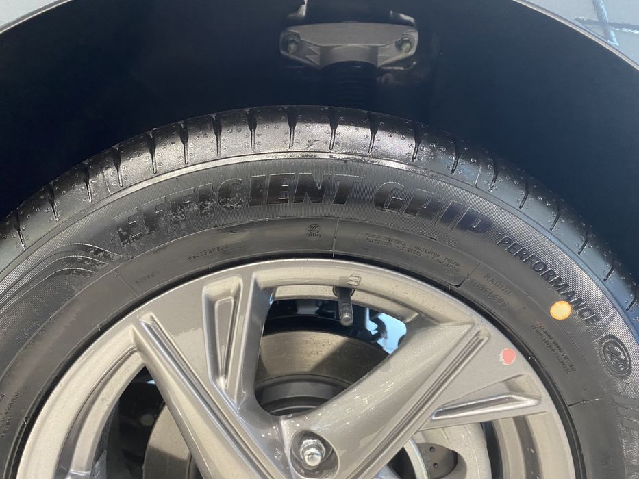 Продам шины новые комплект