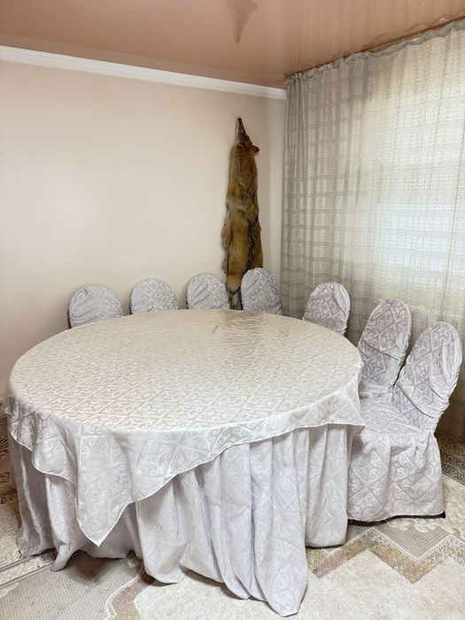 Стол со стульями и с чехлом продается