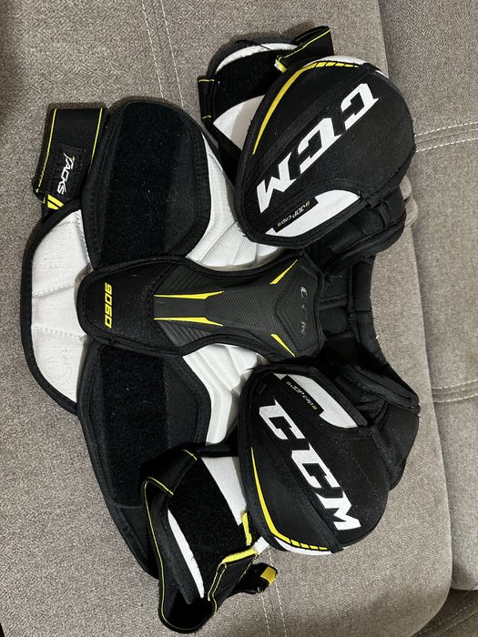 Шорты хоккейные 20000тг. Защита груди 30000тг