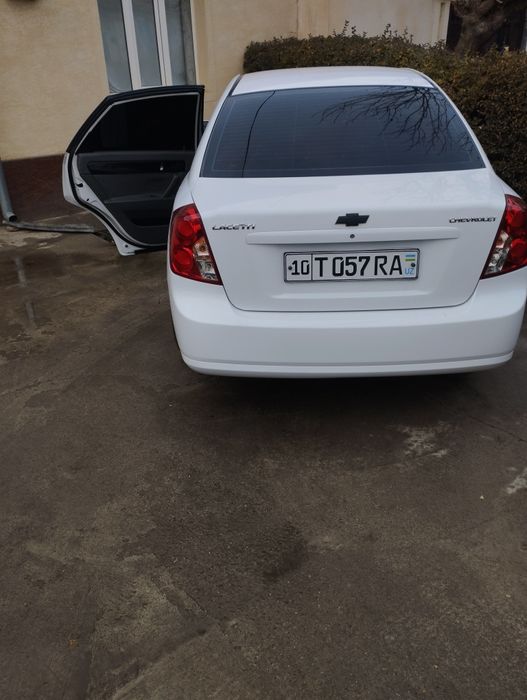 Lasseti 1.8 sotiladi