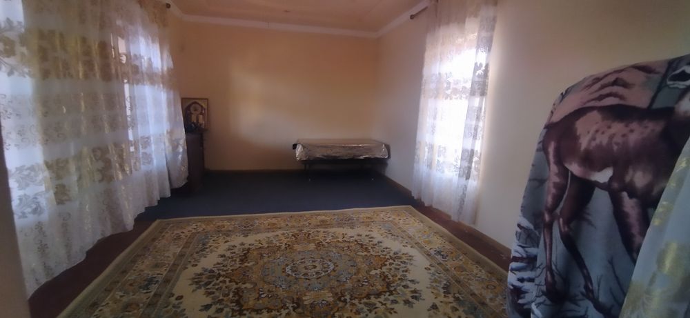 Карманада ховли сотилади