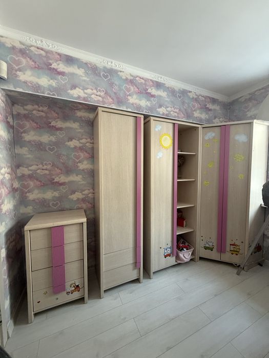 Продам шкафы в детскую