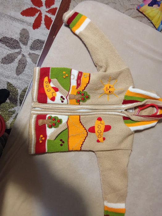 Pulover tricotat mărimea 8