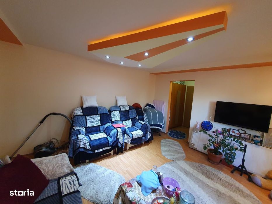 Apartament 3 camere, etaj 1, centrala proprie, bloc izolat - Zona Kiri