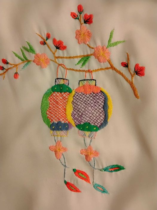 Халат естествена коприна с бродерия