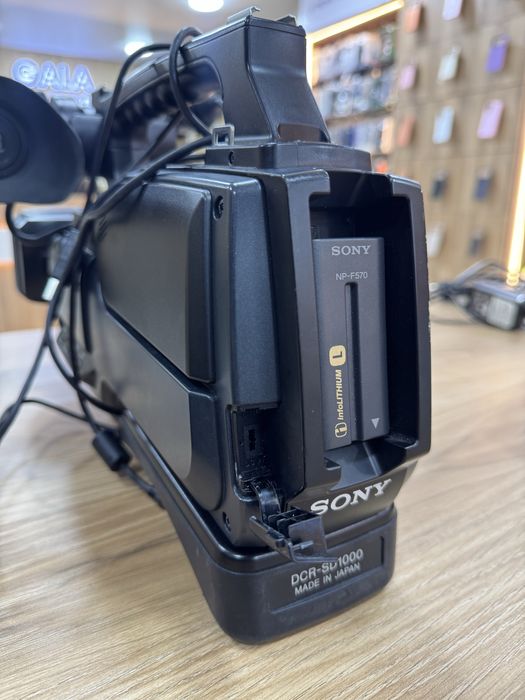 Профессиональная видеокамера Sony DSR-SD1000