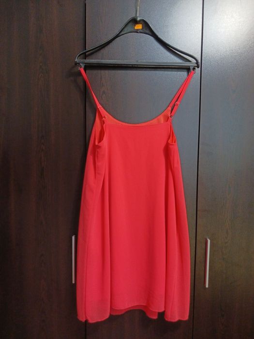 Червена рокля Amisu