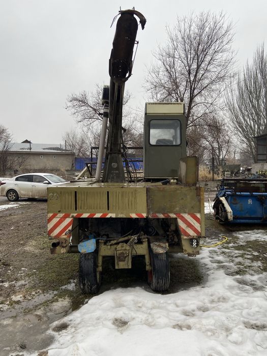 Продам кукурузный комбаин марал е281