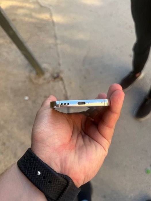 Samsung s22 белый
