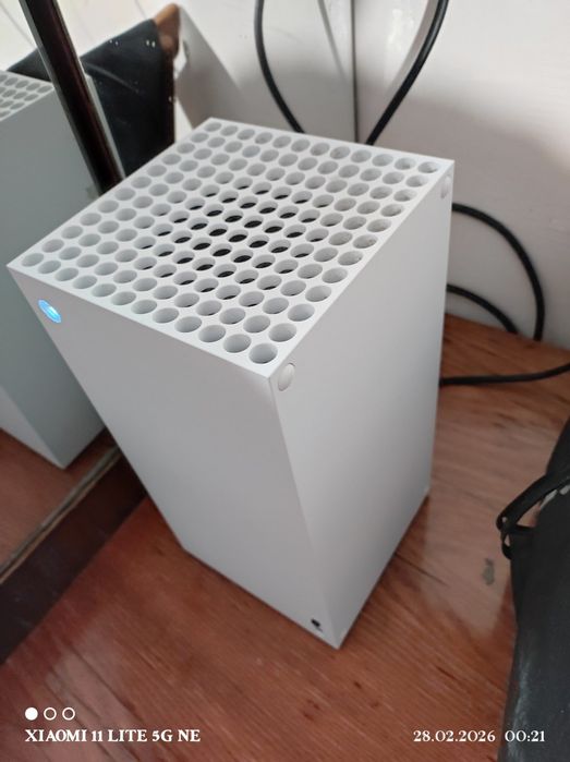 Продам XBOX SERIES X  1 tb