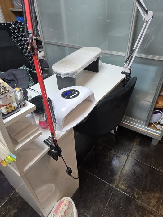 Маникюрный стол  срочно