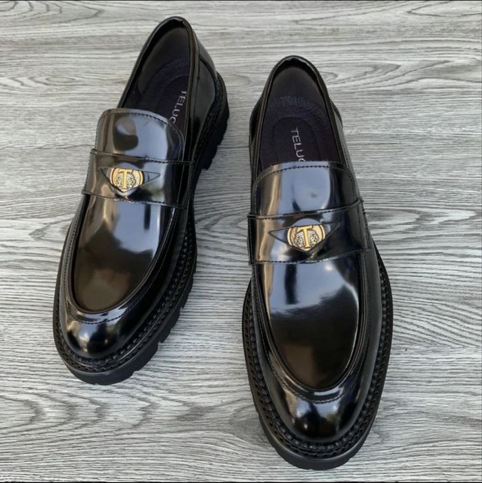 Продам туфли …………………………………………………………………………………………………………………………………………………..