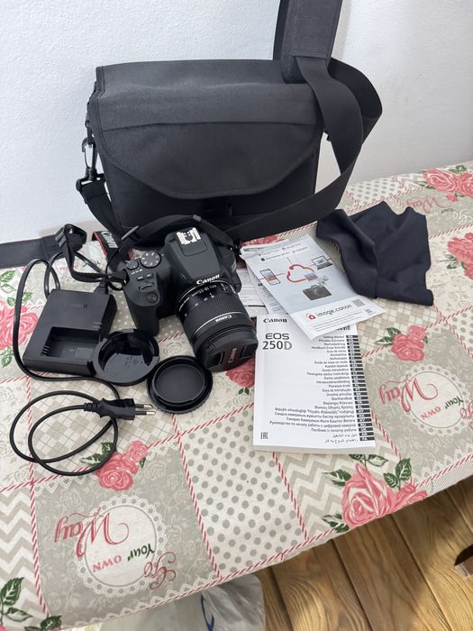 Aaparat foto Canon eos 250 d