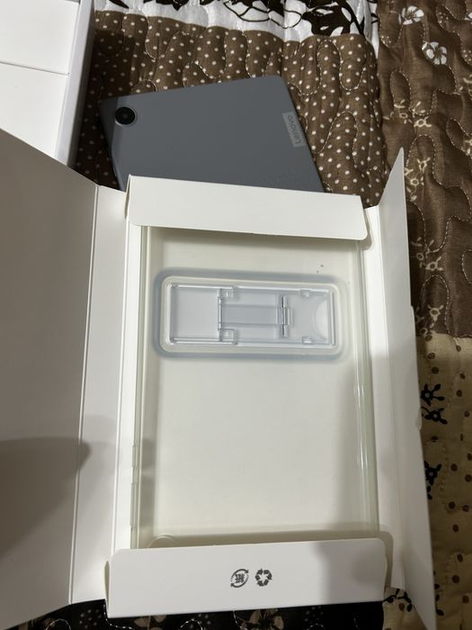 Продавам Lenovo Tab M8