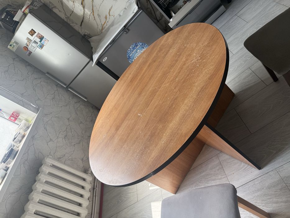 Продается стол круглый кухонный