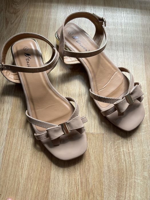 Дамски сандали с панделки