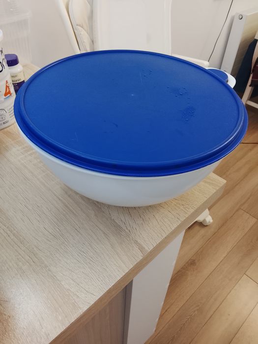 Продается посуда Tupperware.