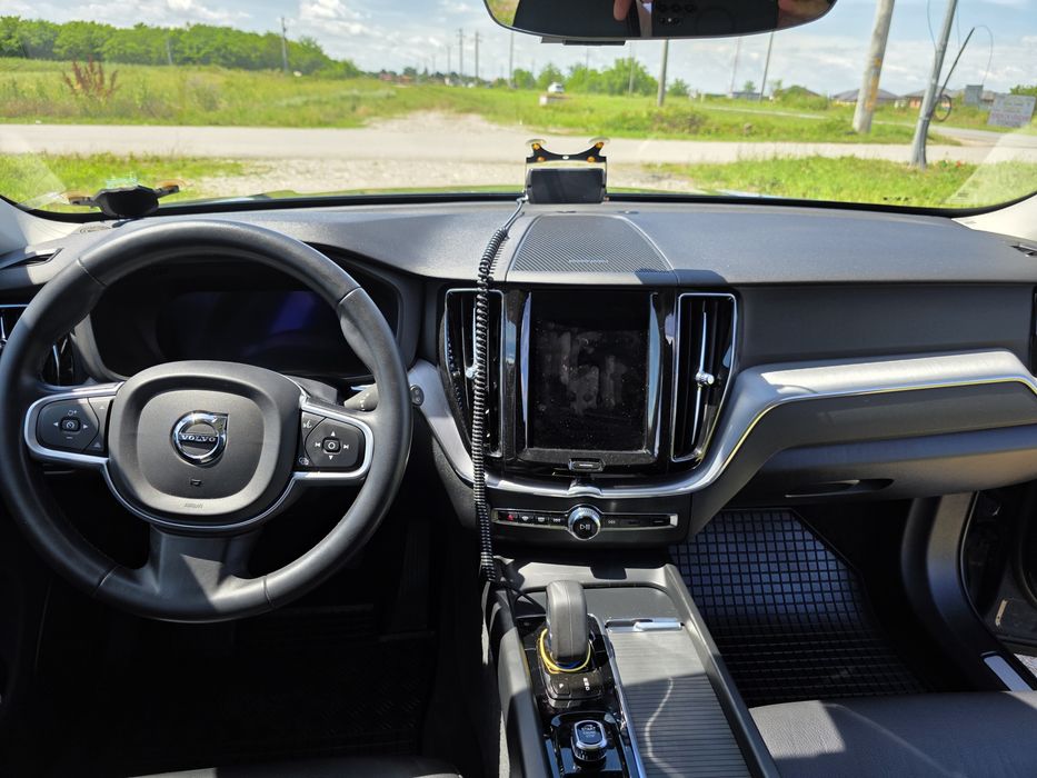 VOLVO XC60 2021 — imagine 3