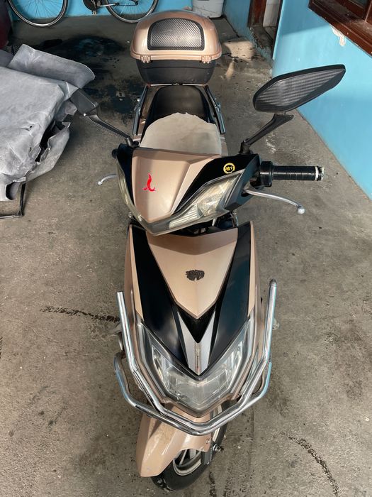 Elektron skuter sotiladi