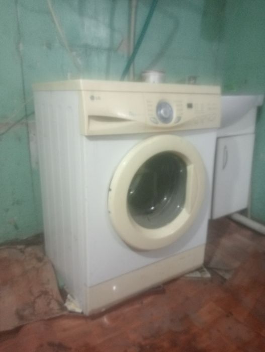 Продам стиральную машину