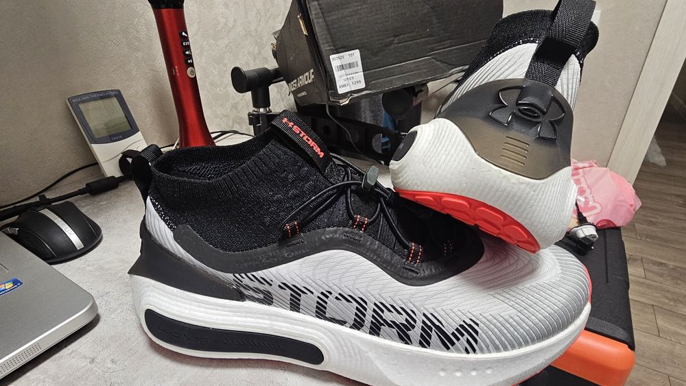 Продам кроссовки Under Armour новые оригинал