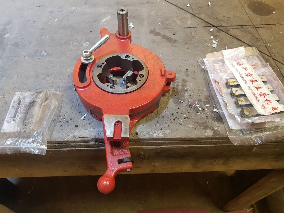 Резьбонарезной станок для труб диаметром до 100 мм