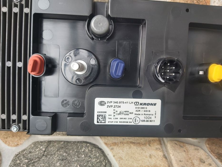 Vand două triple noi  led krone,