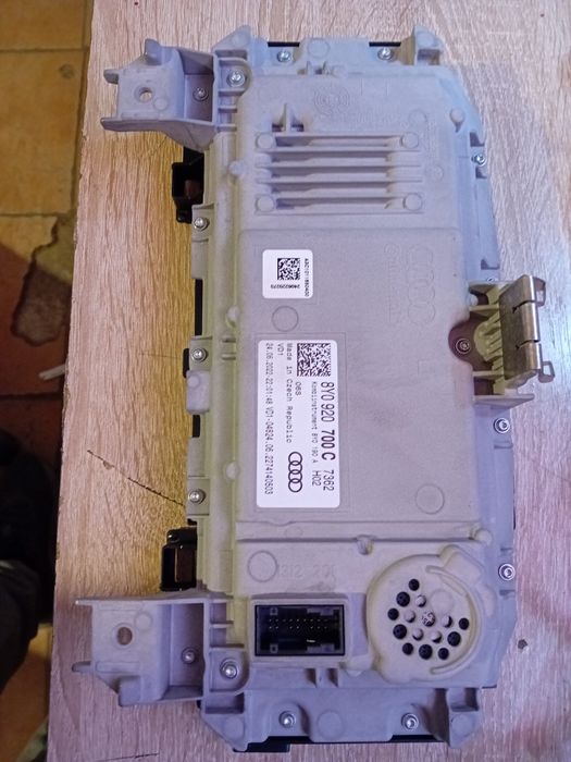 Ceasuri bord digitale Audi A3 AID cod 8y0920700c