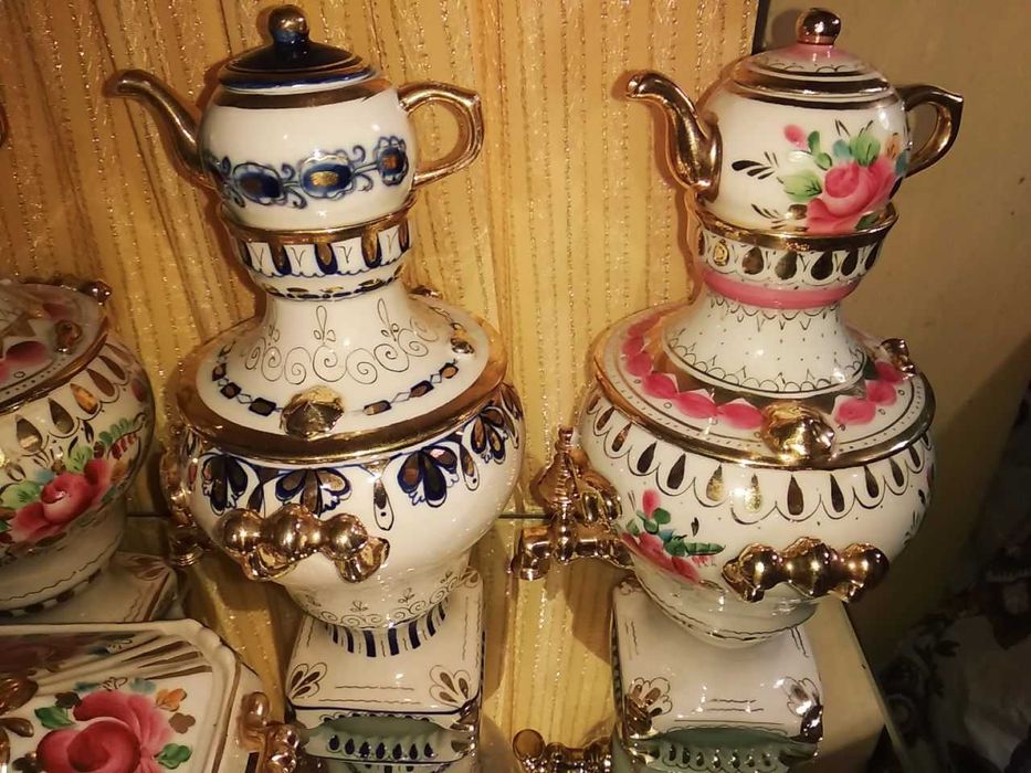 Самовары фарфоровые позолоченные винтажные и шкатулки
