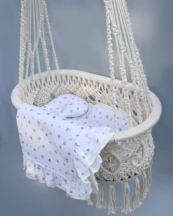 Chiroyli qo‘l mehnati bilan to‘qilgan makrame arg‘imchoq sotiladi.
Uy