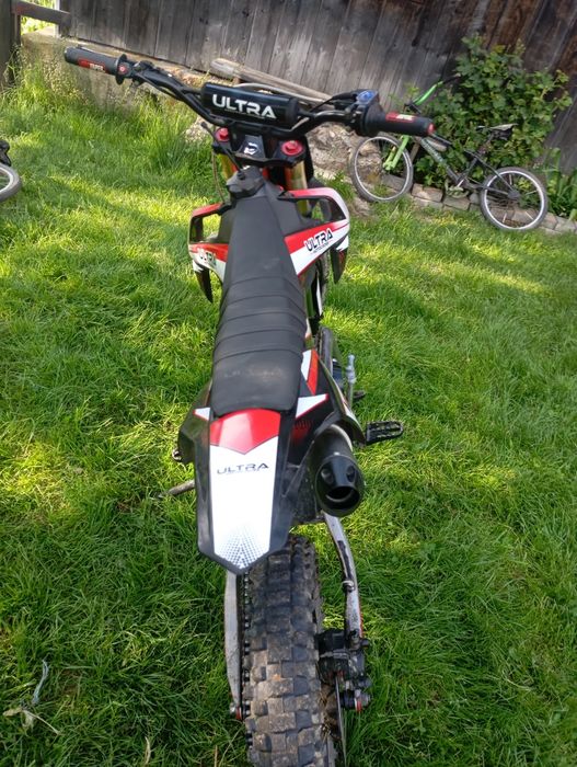Vând cross Ultra 125