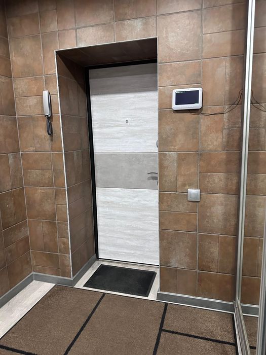 Сдам 1,5 Евролюкс Площадь РЕСПУБЛИКИ