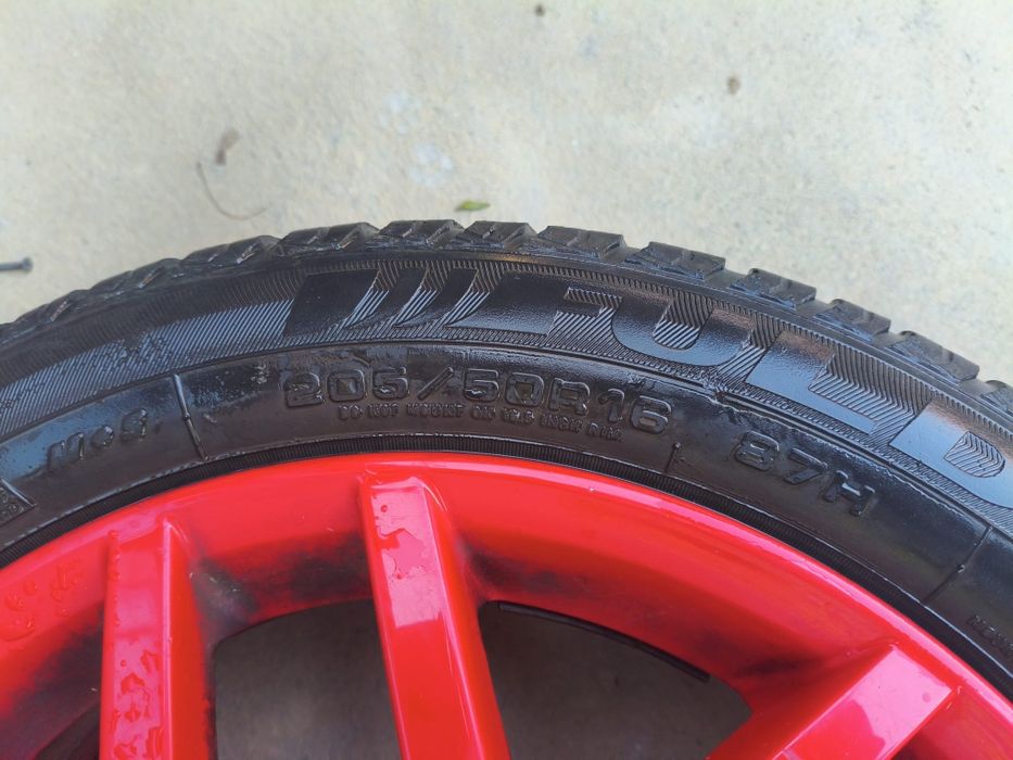 Jante golf 4 5×100 cu cauciucuri de iarna vând sau schimb cu ceva 5×112