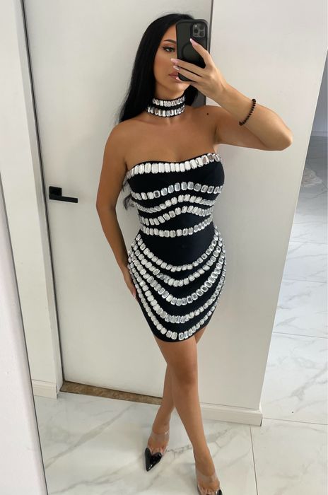 Rochie cu pietre si colier
