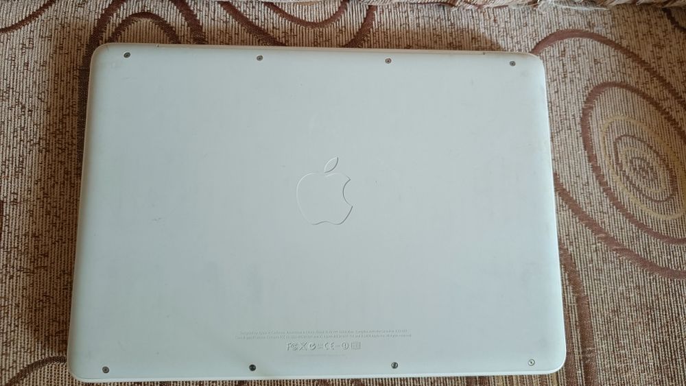 Vand Macbook pentru piese