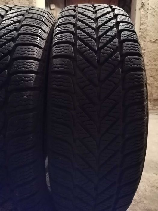 Продавам 2 броя зимни гуми 185.65.15 на 1 сезон дот 2021 Debica