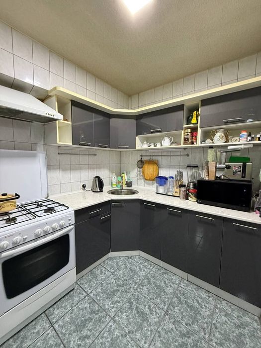 Продаётся 3х комнатная Юнусабад Ц-6 метро Минор