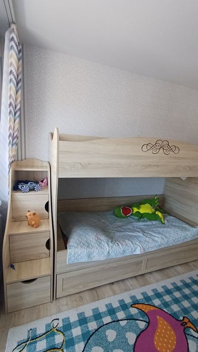 Двухъярусная кровать