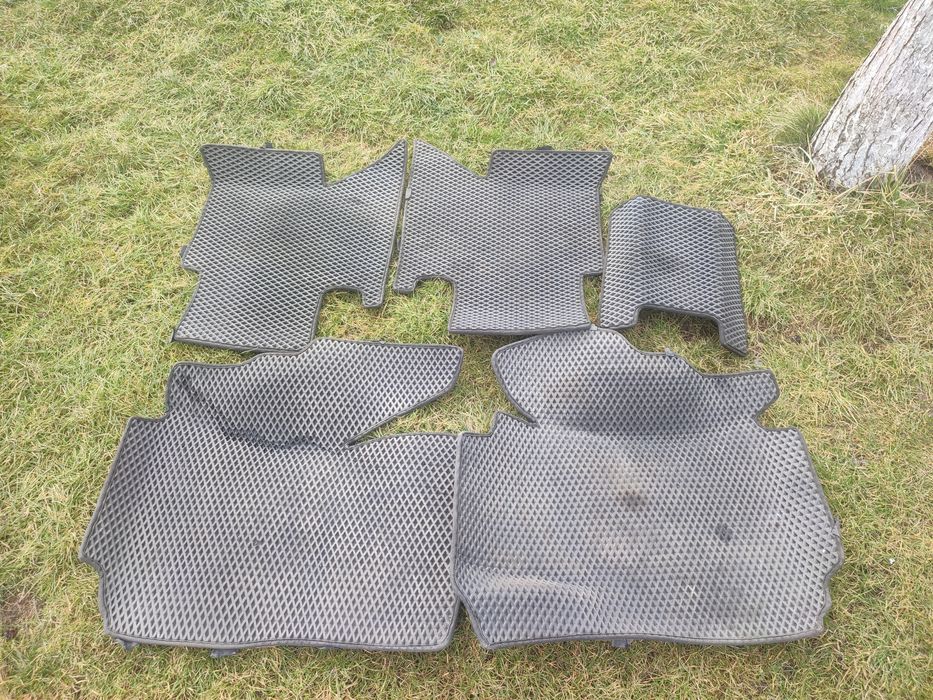 Продам коврики Ева на ХайЛюкс