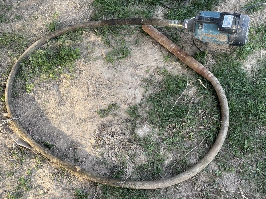 Вибратор глубинный