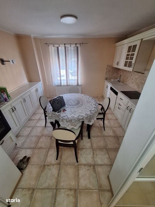 Apartament 4 camere -zonă centrală, spital Județean