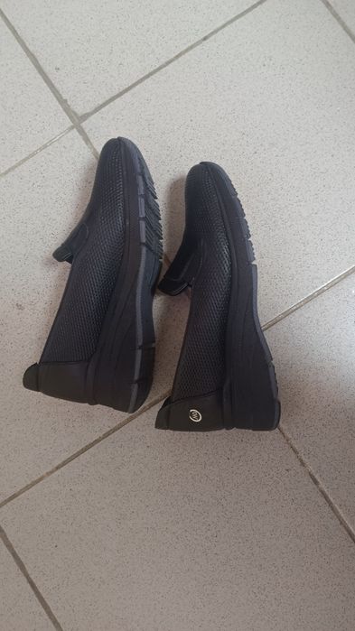 Кожанная женская обувь