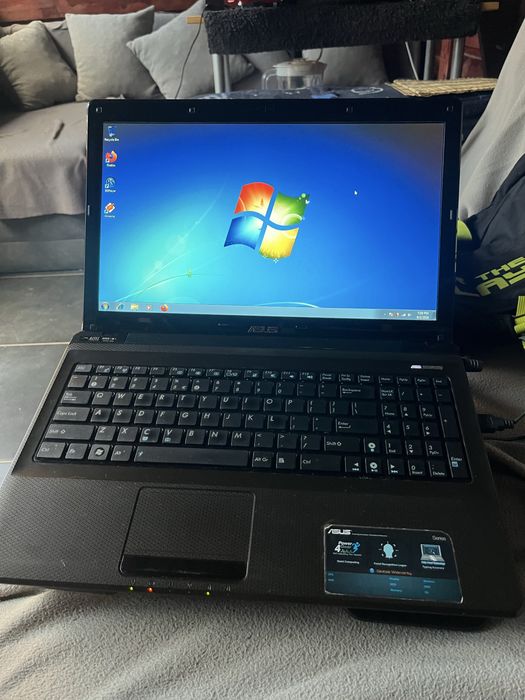 Laptop ASUS    Windouws 7